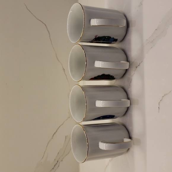 set of 4 Porcelain Christmas mugs gold trim wreath snowman santa clause chr - Picture 7 of 10